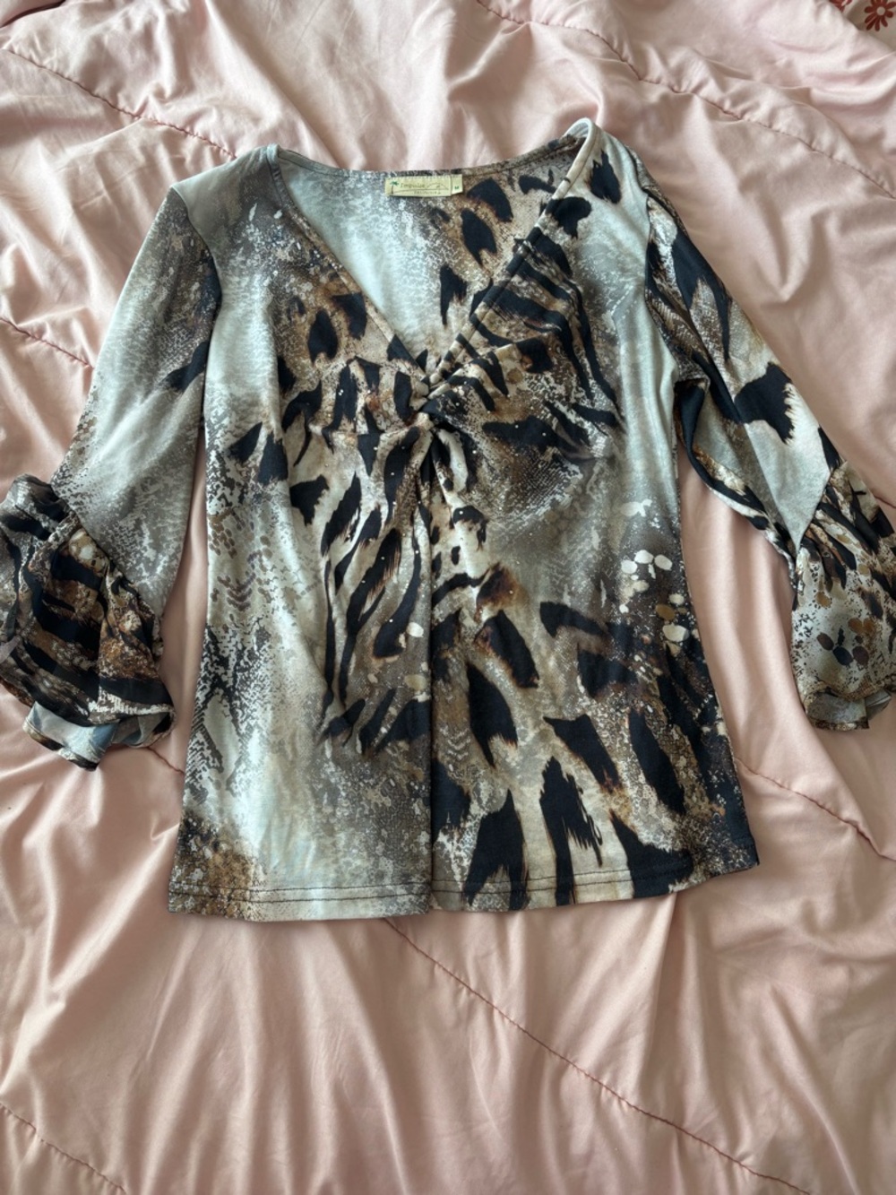 Ruched V-Neck Long Sleeve Top in Black, Brown & Cream